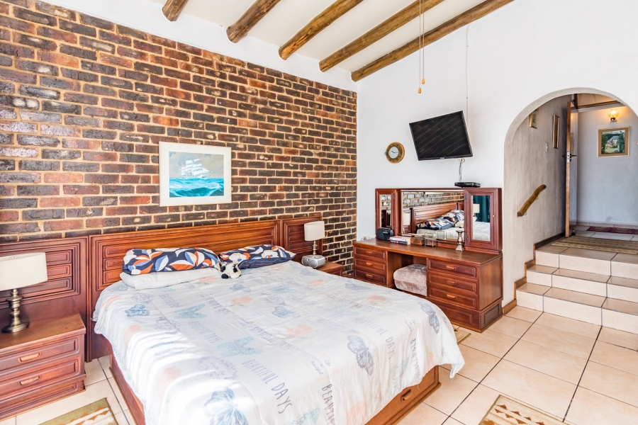 4 Bedroom Property for Sale in Roodekrans Gauteng