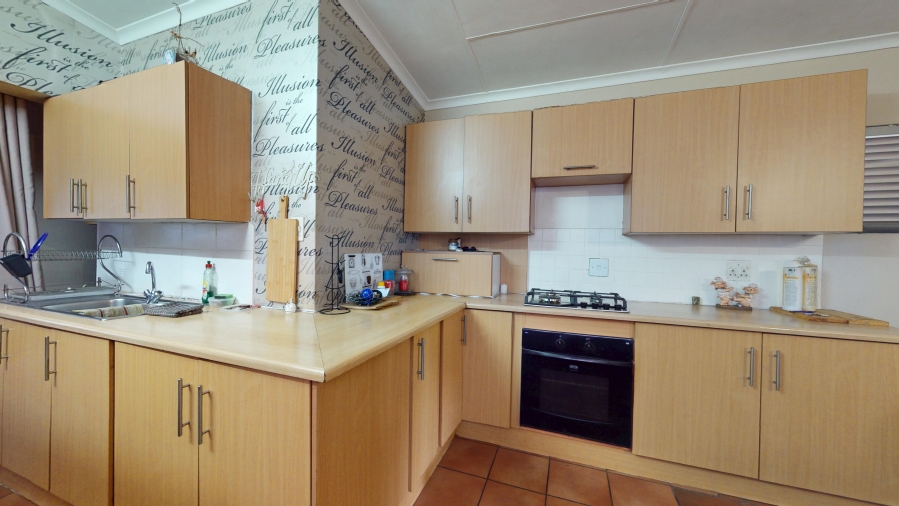 4 Bedroom Property for Sale in Primrose Hill Gauteng