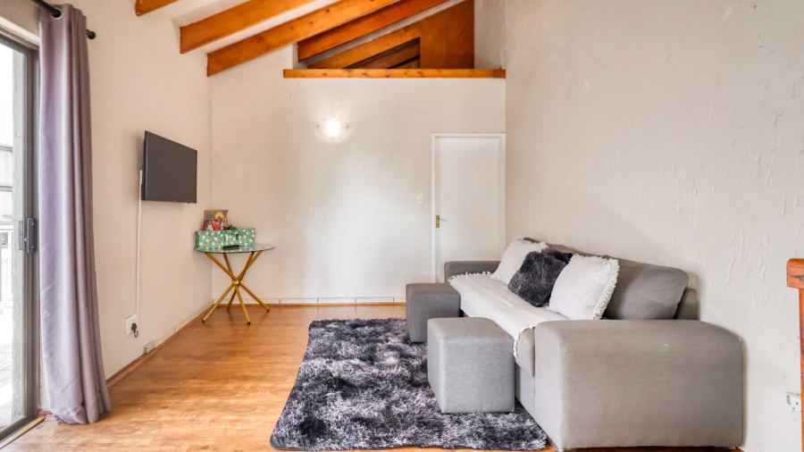 To Let 2 Bedroom Property for Rent in Sunninghill Gauteng