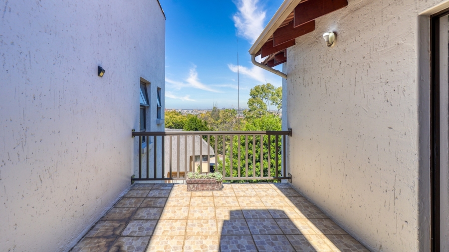 To Let 2 Bedroom Property for Rent in Sunninghill Gauteng