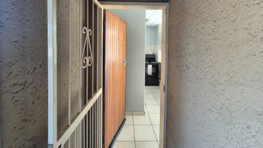 2 Bedroom Property for Sale in Ravenswood Gauteng