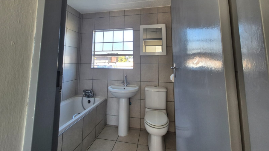 2 Bedroom Property for Sale in Ravenswood Gauteng