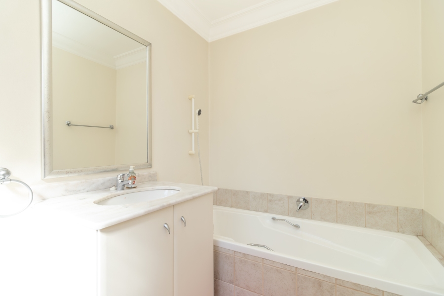 To Let 3 Bedroom Property for Rent in River Club Gauteng