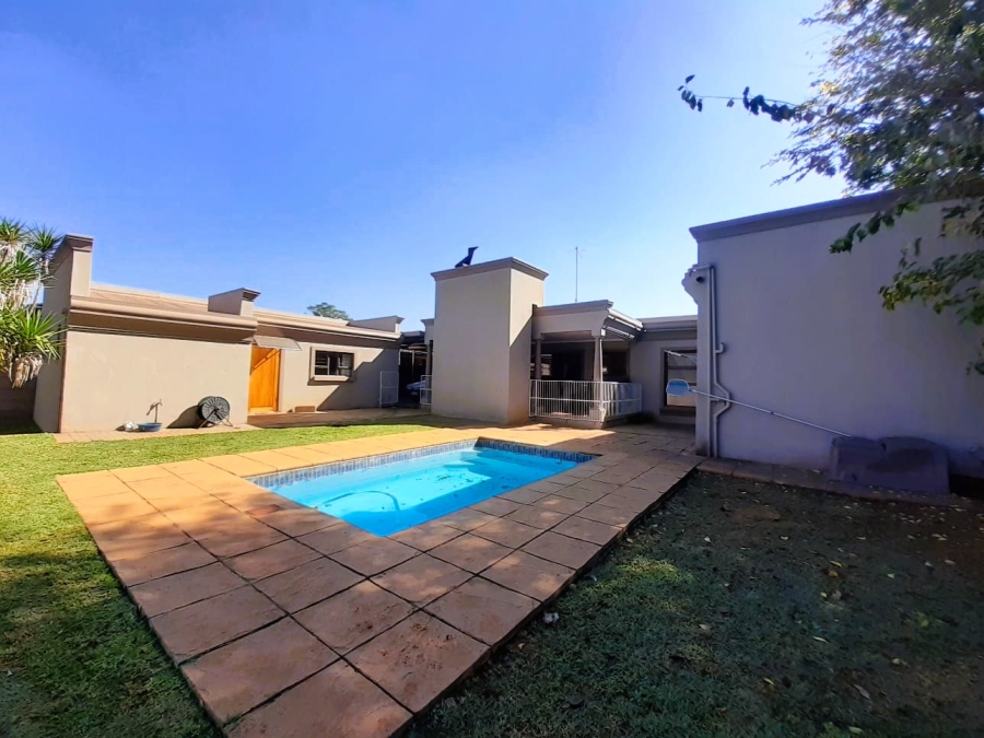 3 Bedroom Property for Sale in Meyerton Central Gauteng