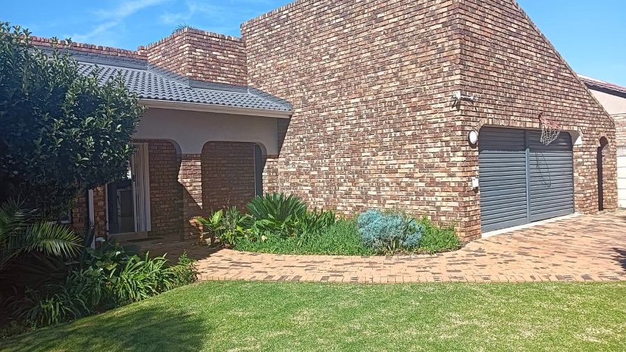 4 Bedroom Property for Sale in Edleen Gauteng
