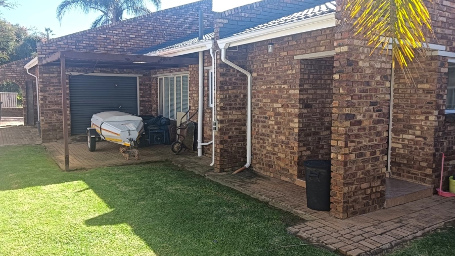 4 Bedroom Property for Sale in Edleen Gauteng