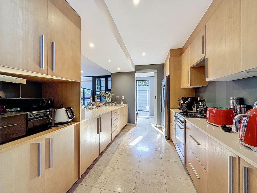 3 Bedroom Property for Sale in Lombardy Estate Gauteng