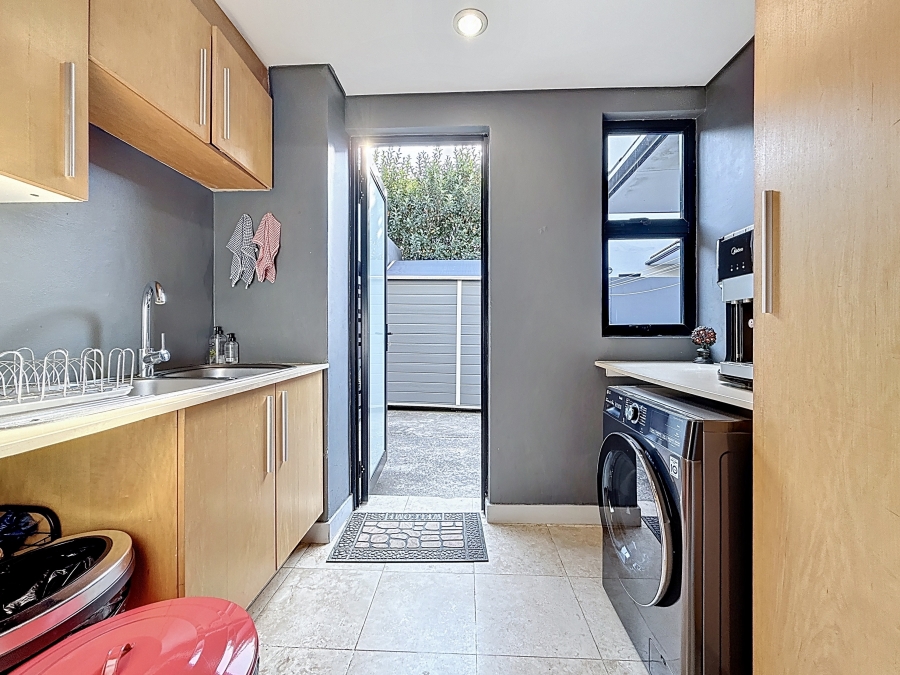 3 Bedroom Property for Sale in Lombardy Estate Gauteng