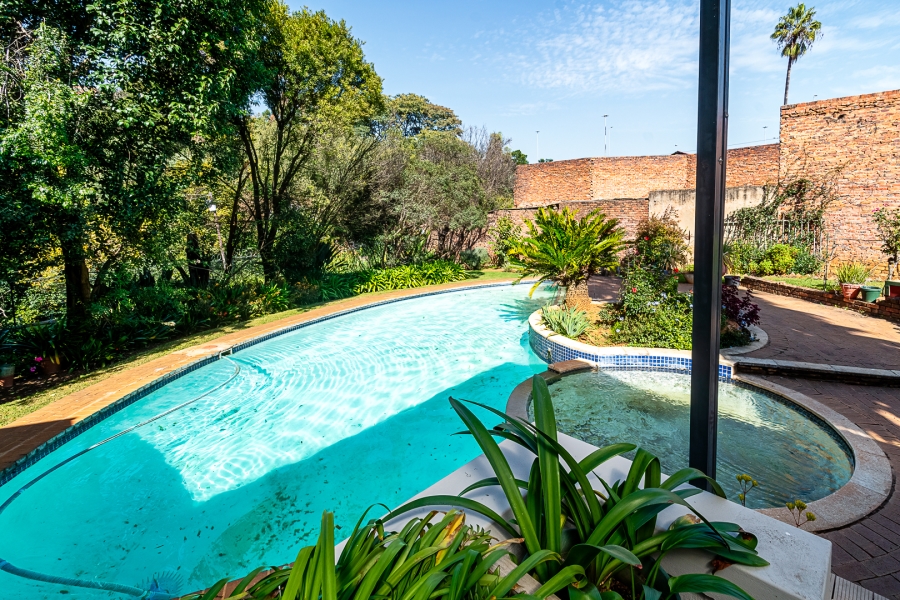 5 Bedroom Property for Sale in Lynnwood Glen Gauteng