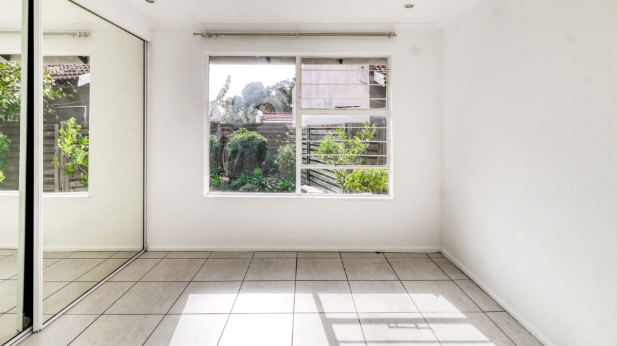 2 Bedroom Property for Sale in Magaliessig Gauteng