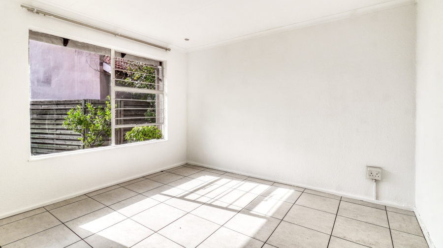 2 Bedroom Property for Sale in Magaliessig Gauteng