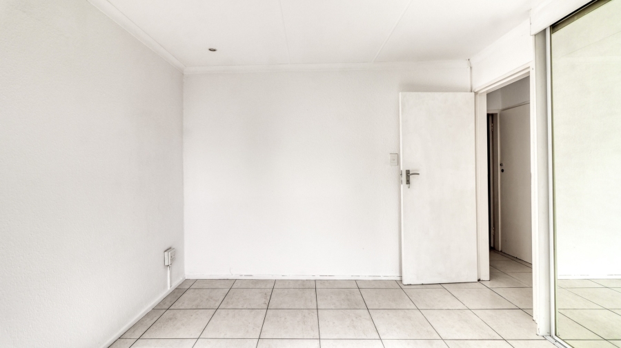 2 Bedroom Property for Sale in Magaliessig Gauteng