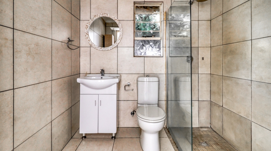 2 Bedroom Property for Sale in Magaliessig Gauteng