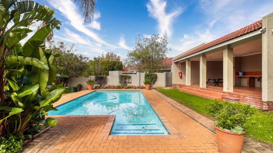 2 Bedroom Property for Sale in Magaliessig Gauteng