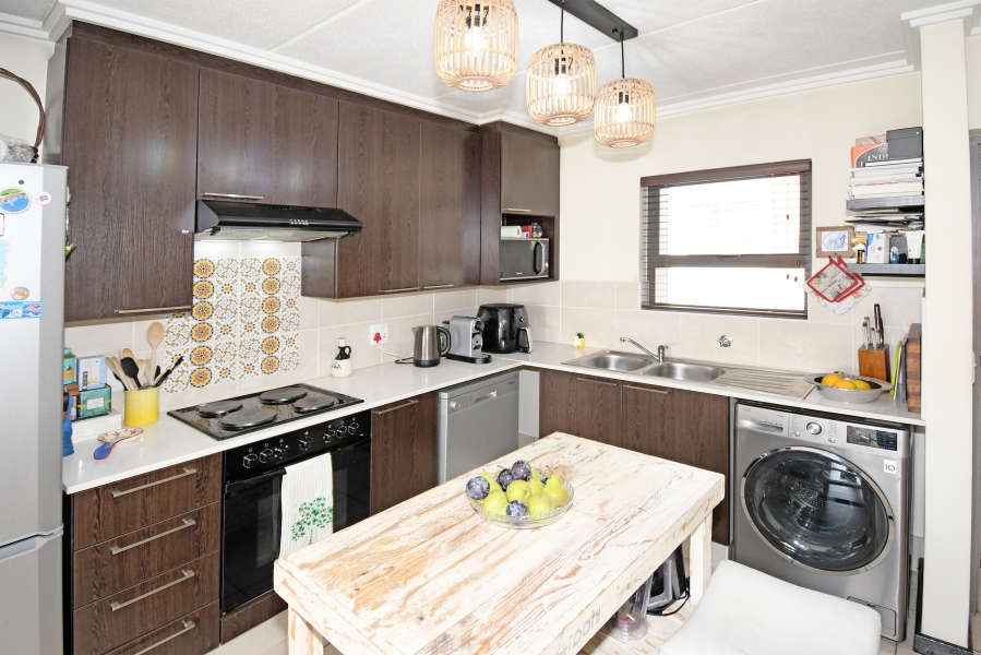 2 Bedroom Property for Sale in Lonehill Gauteng