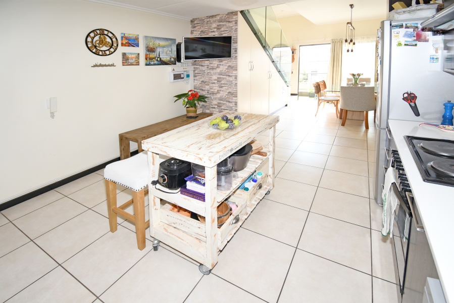2 Bedroom Property for Sale in Lonehill Gauteng