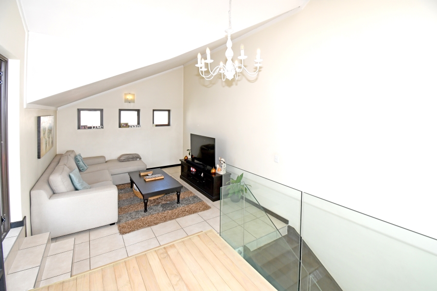 2 Bedroom Property for Sale in Lonehill Gauteng
