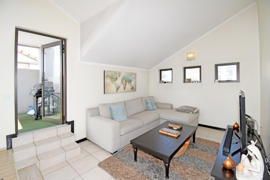 2 Bedroom Property for Sale in Lonehill Gauteng