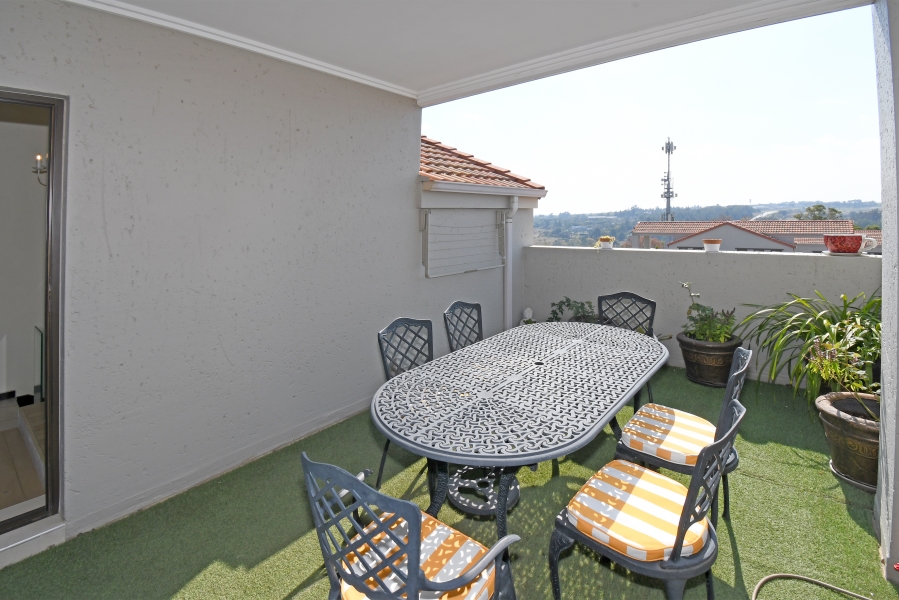 2 Bedroom Property for Sale in Lonehill Gauteng