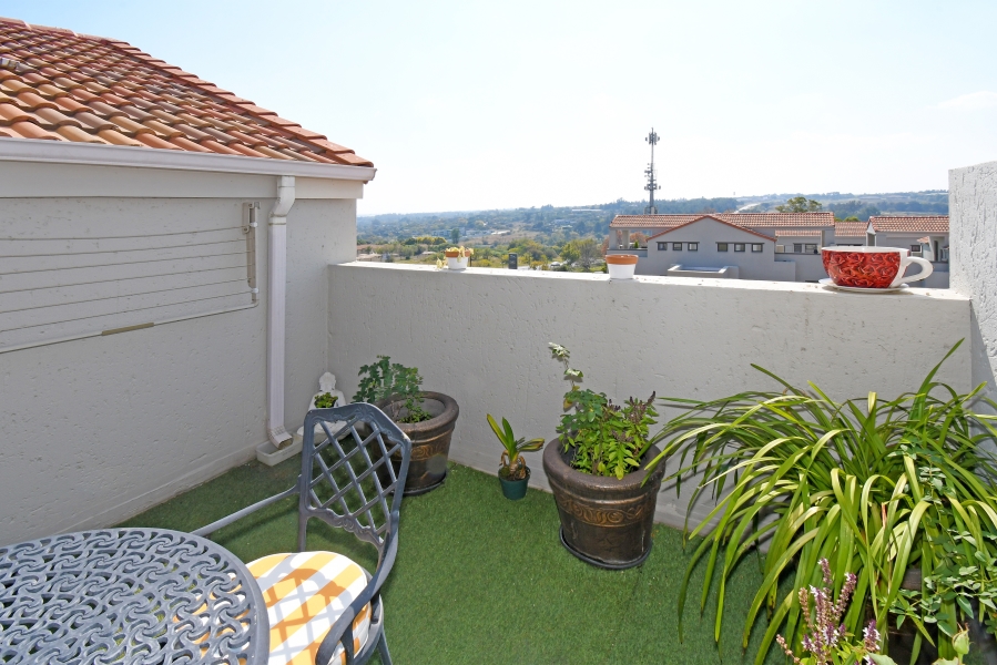 2 Bedroom Property for Sale in Lonehill Gauteng