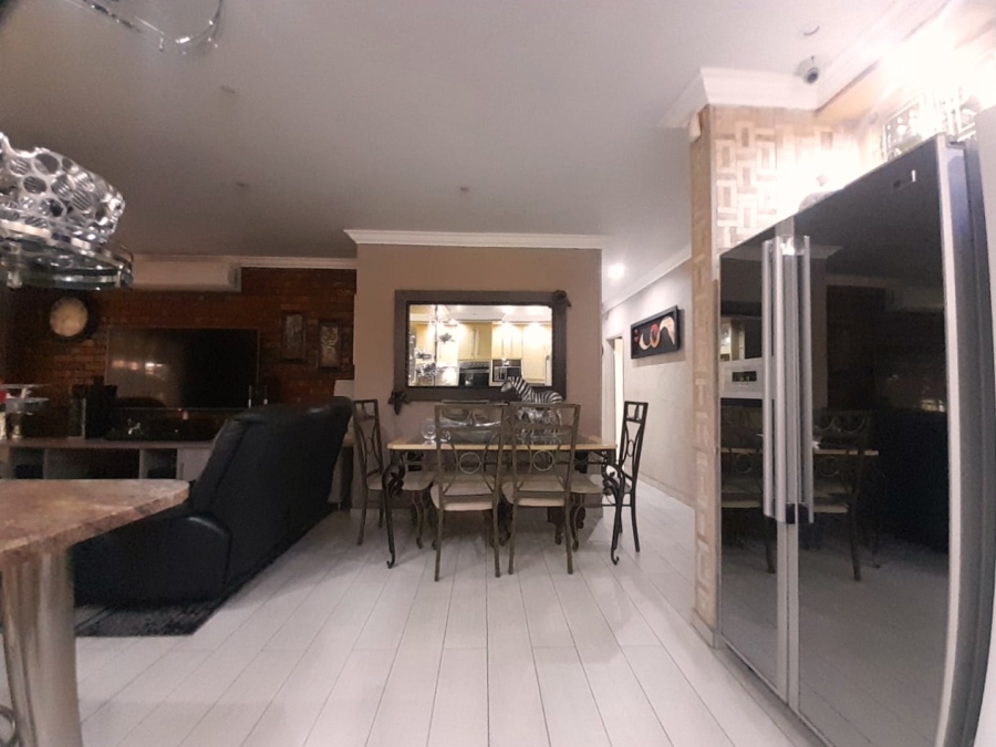 To Let 4 Bedroom Property for Rent in Falcon Ridge Gauteng
