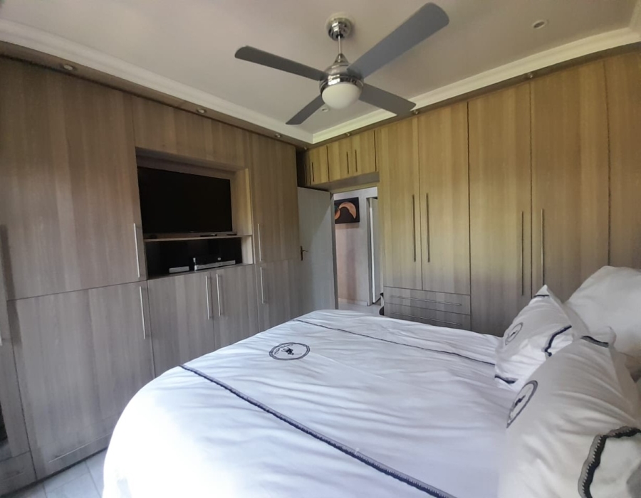 To Let 4 Bedroom Property for Rent in Falcon Ridge Gauteng