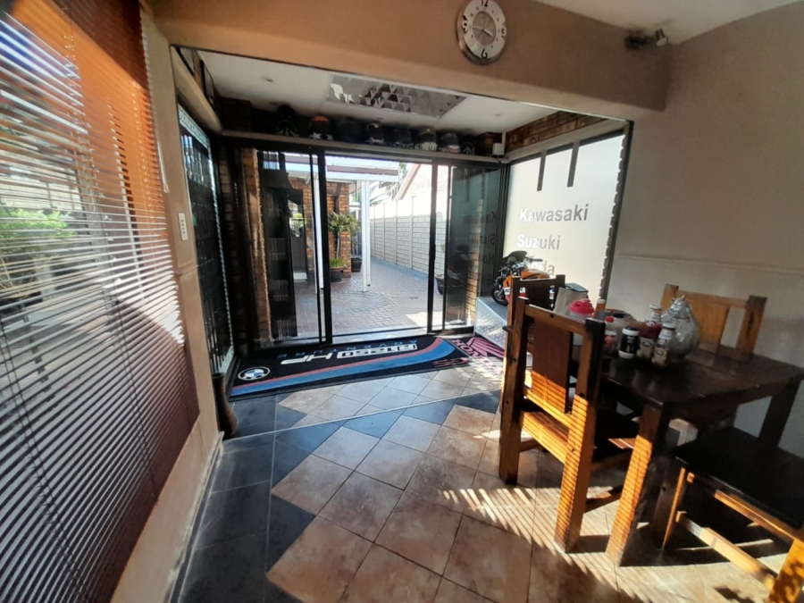 To Let 4 Bedroom Property for Rent in Falcon Ridge Gauteng