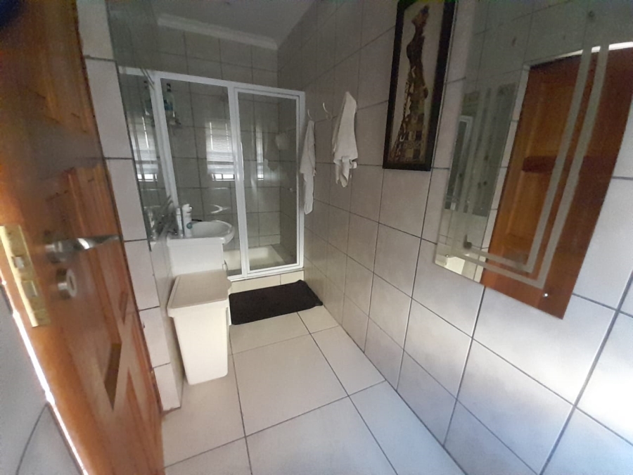 To Let 4 Bedroom Property for Rent in Falcon Ridge Gauteng