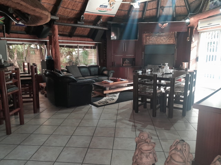To Let 4 Bedroom Property for Rent in Falcon Ridge Gauteng