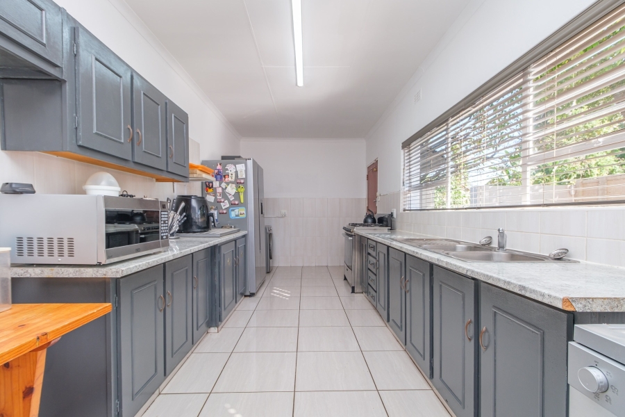 4 Bedroom Property for Sale in Wilro Park Gauteng