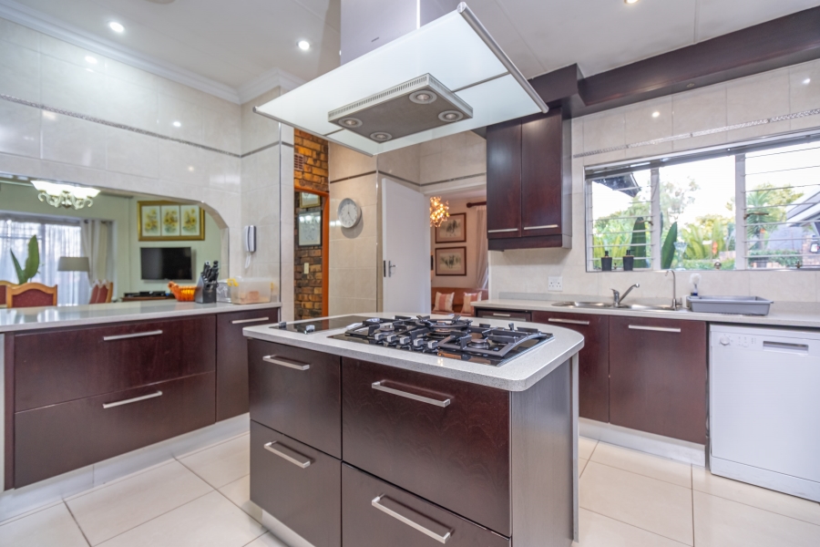 3 Bedroom Property for Sale in Lonehill Gauteng