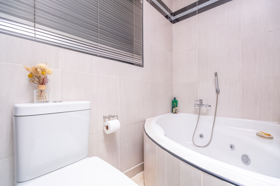 3 Bedroom Property for Sale in Lonehill Gauteng