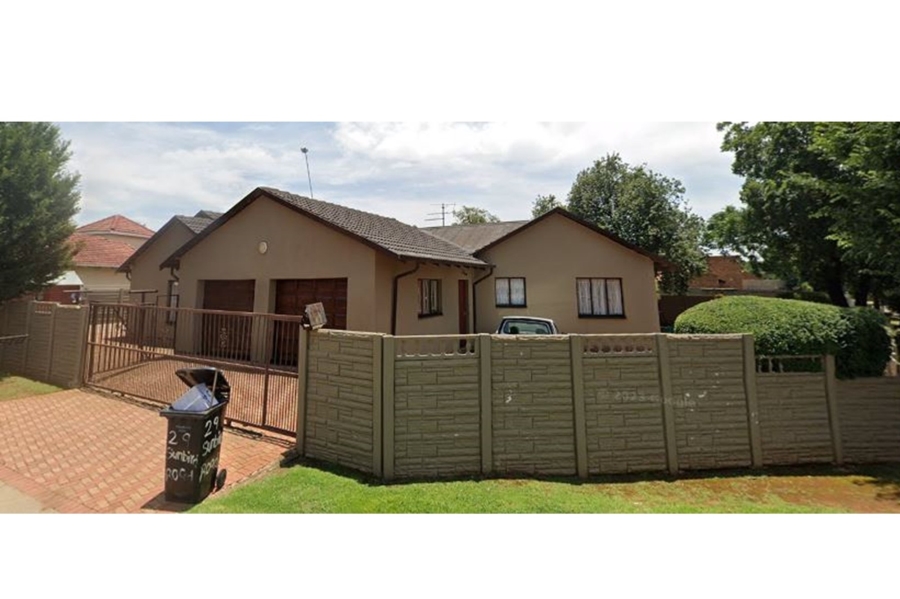 4 Bedroom Property for Sale in Bakerton Gauteng