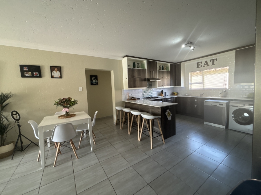 3 Bedroom Property for Sale in Morehill Gauteng