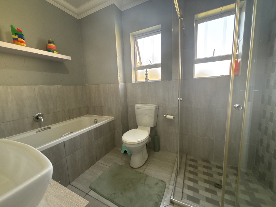 3 Bedroom Property for Sale in Morehill Gauteng