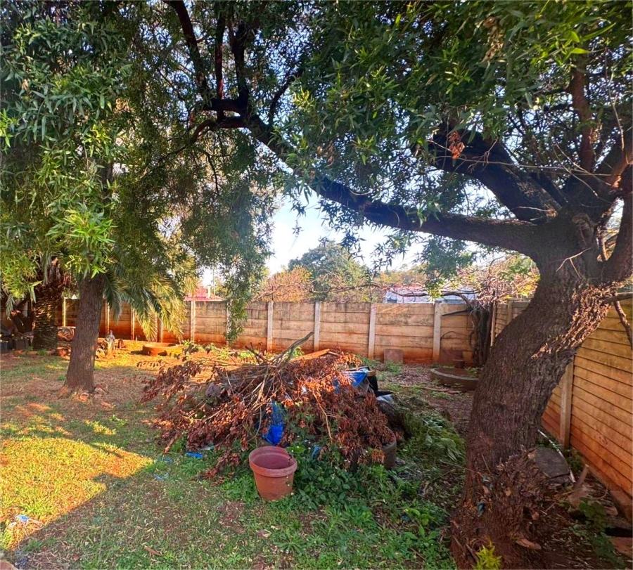 5 Bedroom Property for Sale in Clayville East Gauteng