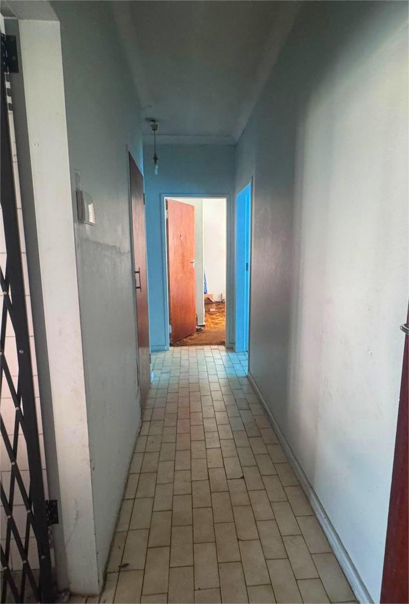 5 Bedroom Property for Sale in Clayville East Gauteng