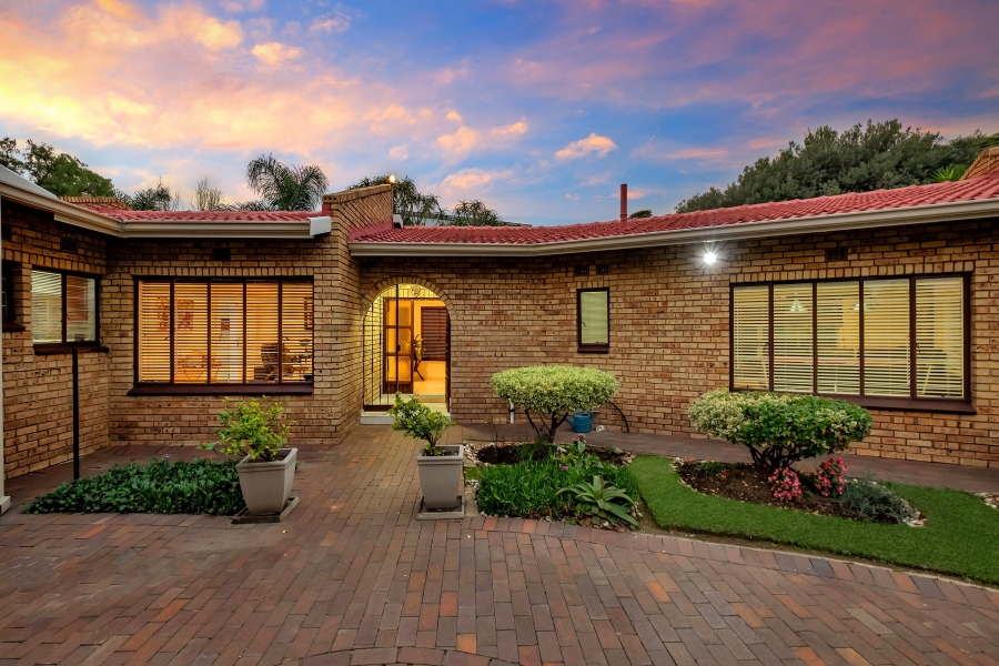 4 Bedroom Property for Sale in Morningside Manor Gauteng