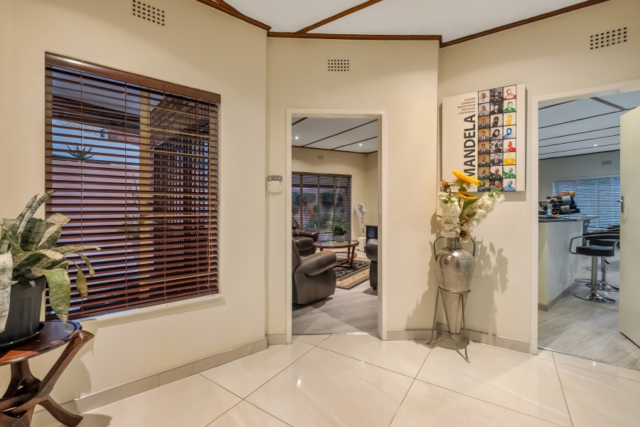 4 Bedroom Property for Sale in Morningside Manor Gauteng