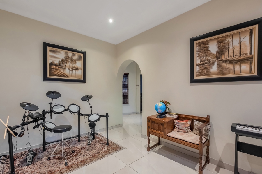 4 Bedroom Property for Sale in Morningside Manor Gauteng