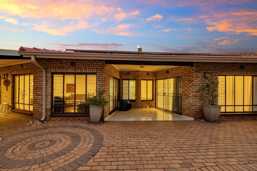 4 Bedroom Property for Sale in Morningside Manor Gauteng