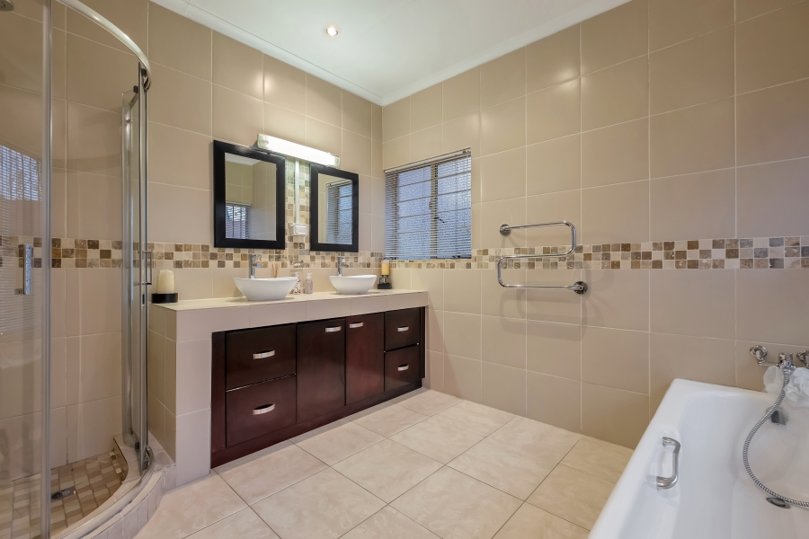 4 Bedroom Property for Sale in Morningside Manor Gauteng