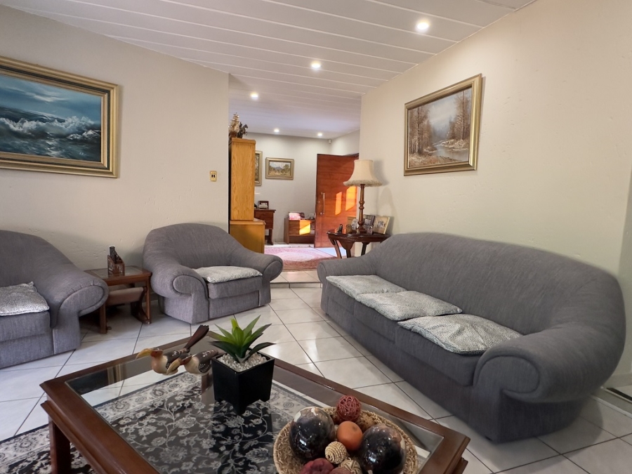 4 Bedroom Property for Sale in Glenvista Gauteng