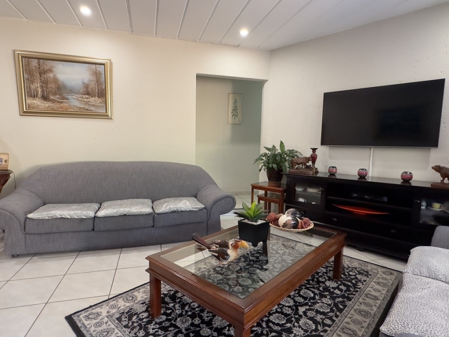 4 Bedroom Property for Sale in Glenvista Gauteng