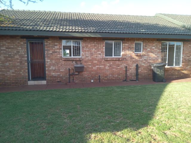 3 Bedroom Property for Sale in East Lynne Gauteng