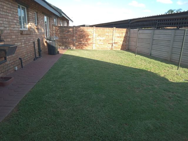 3 Bedroom Property for Sale in East Lynne Gauteng