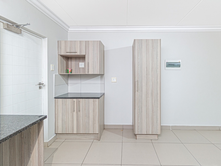 To Let 2 Bedroom Property for Rent in Chartwell Gauteng