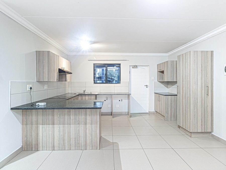 To Let 2 Bedroom Property for Rent in Chartwell Gauteng