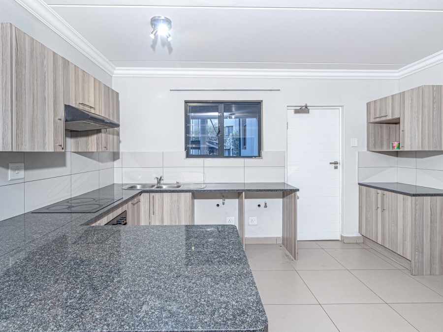 To Let 2 Bedroom Property for Rent in Chartwell Gauteng