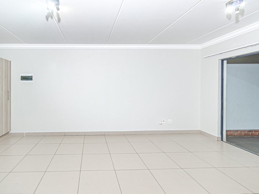 To Let 2 Bedroom Property for Rent in Chartwell Gauteng